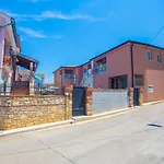 דירה Family-friendly With Swimming Pools Tar, Porec - 22736 Tar-Vabriga