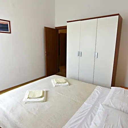 Appartement Family-friendly With Swimming Pool Tar, Porec - 22736 *