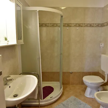 Apartmán Family Friendly With A Swimming Pool Tar, Porec - 22736