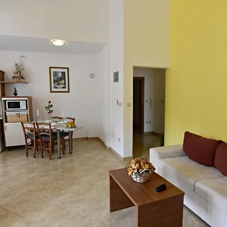 Family-friendly With Swimming Pool Tar, Porec - 22736 Appartement Tar-Vabriga