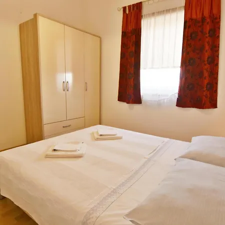 Family-friendly With Swimming Pool Tar, Porec - 22736 Appartement