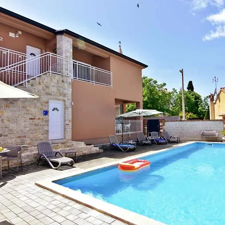 Apartmán Family Friendly With A Swimming Pool Tar, Porec - 22736 *