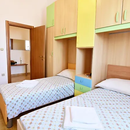 Family Friendly With A Swimming Pool Tar, Porec - 22736 Apartmán *