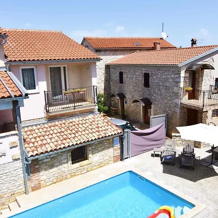Apartmán Family Friendly With A Swimming Pool Tar, Porec - 22736