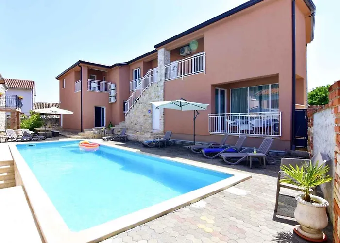 Family-friendly With Swimming Pools Tar, Porec - 22736 아파트